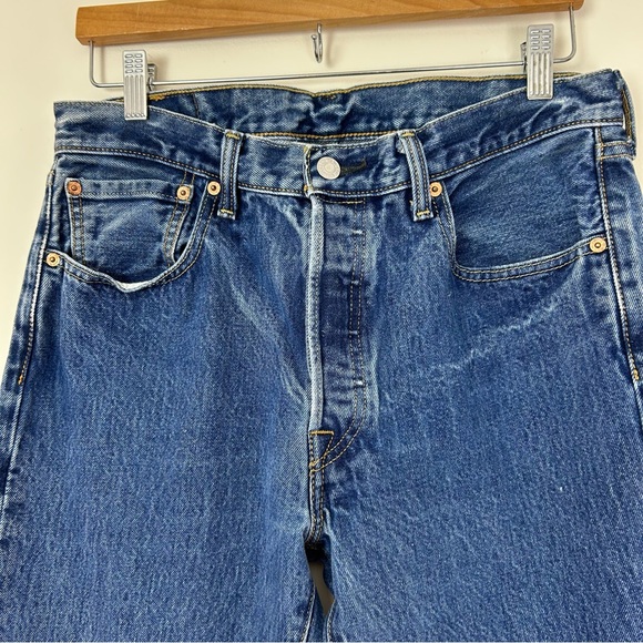 Levi’s 501 32x34 Classic Blue Denim Jeans - Picture 5 of 12